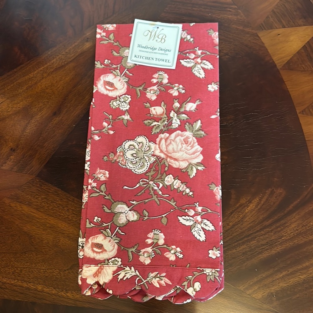 NWT Woodbridge Designs Kitchen Towel